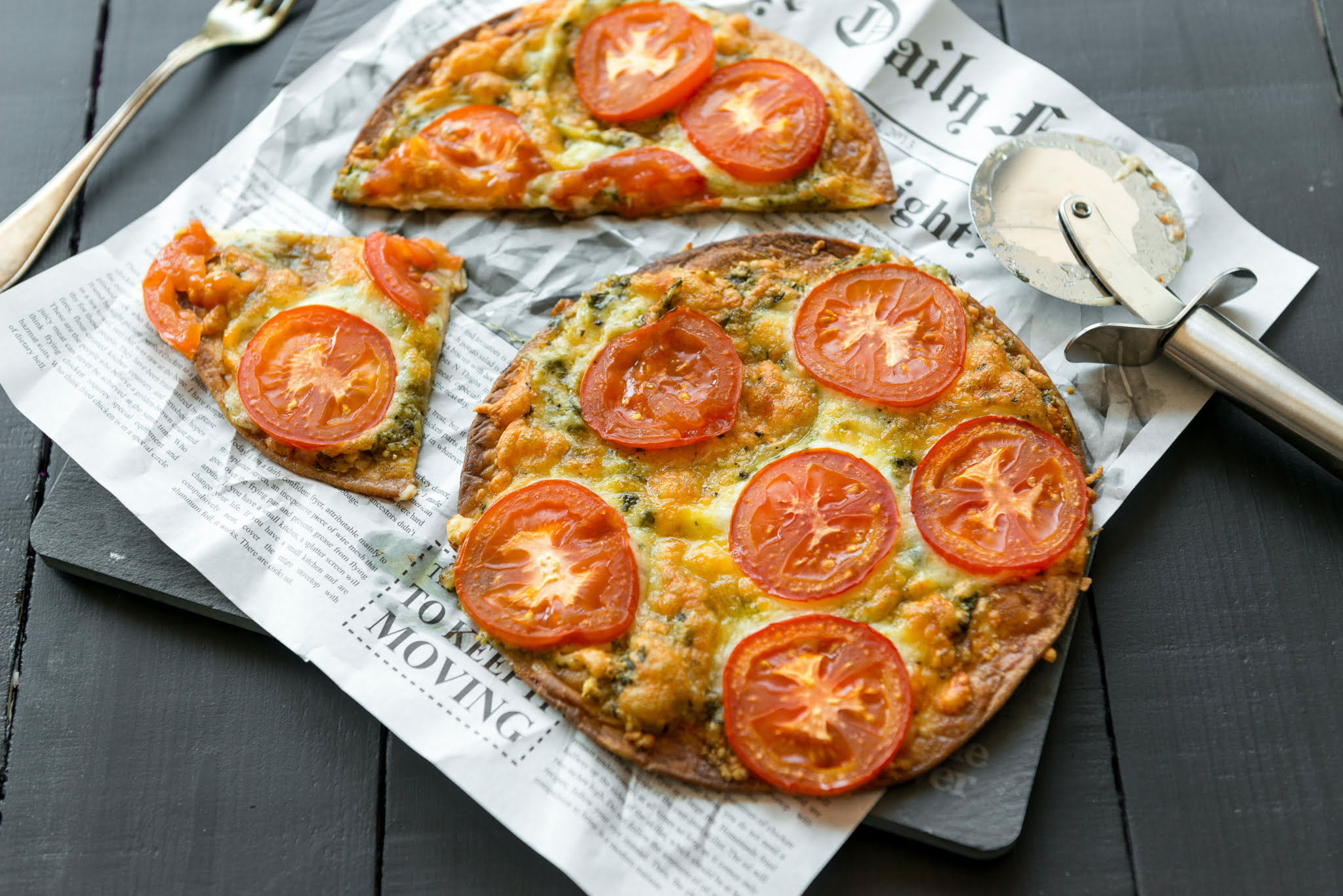 tortilla_pizza_margherita_1_d8s0048_010516-edit-scaled